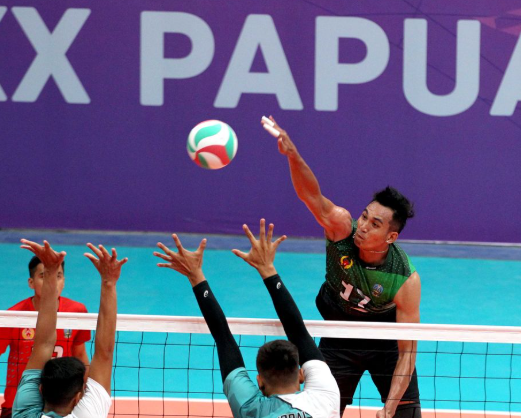 kebersamaan-pemain-voli-ciptakan-harmoni-di-lapangan