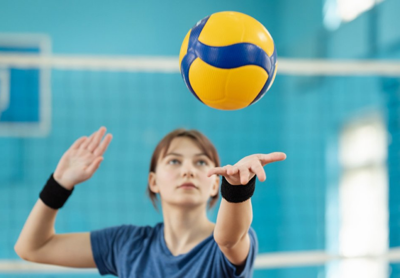 Cara Servis Bola Voli Agar Lawan Sulit Mengembalikan